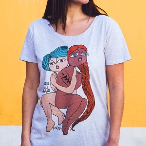 abrazo sorico sororidad camiseta regalo feminista comprar 2